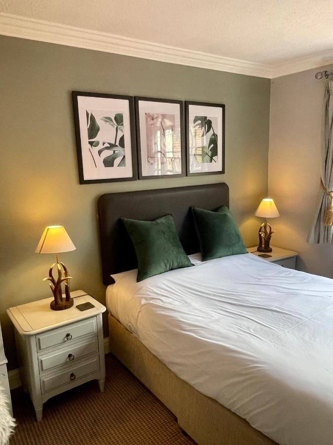The Abbey Hotel Battle Bagian luar foto