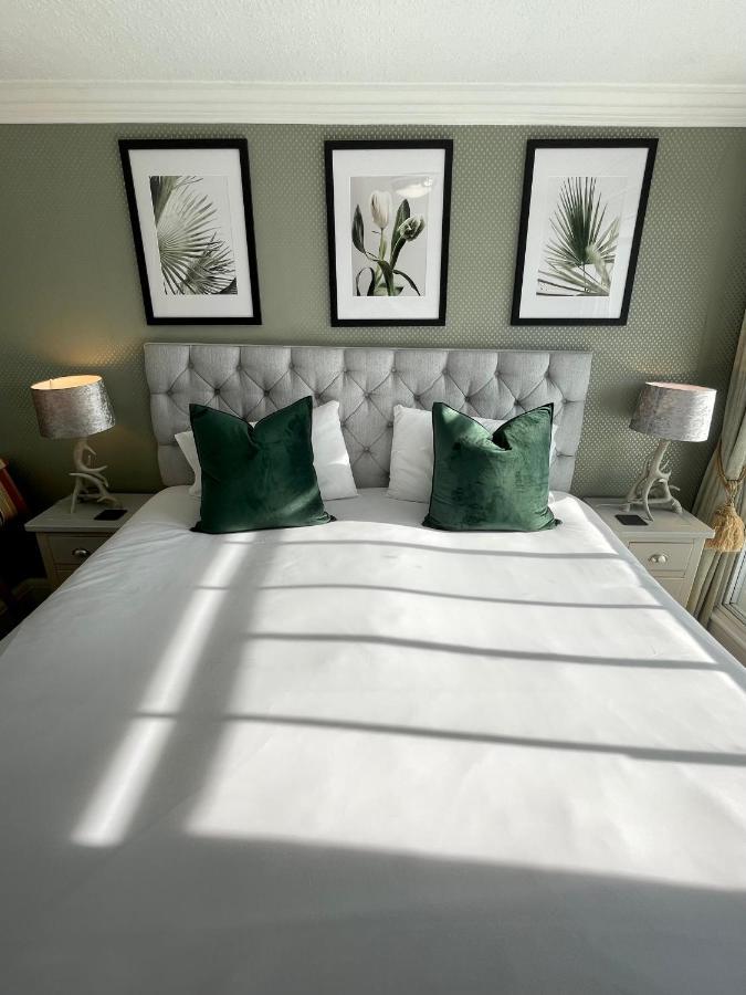 The Abbey Hotel Battle Bagian luar foto