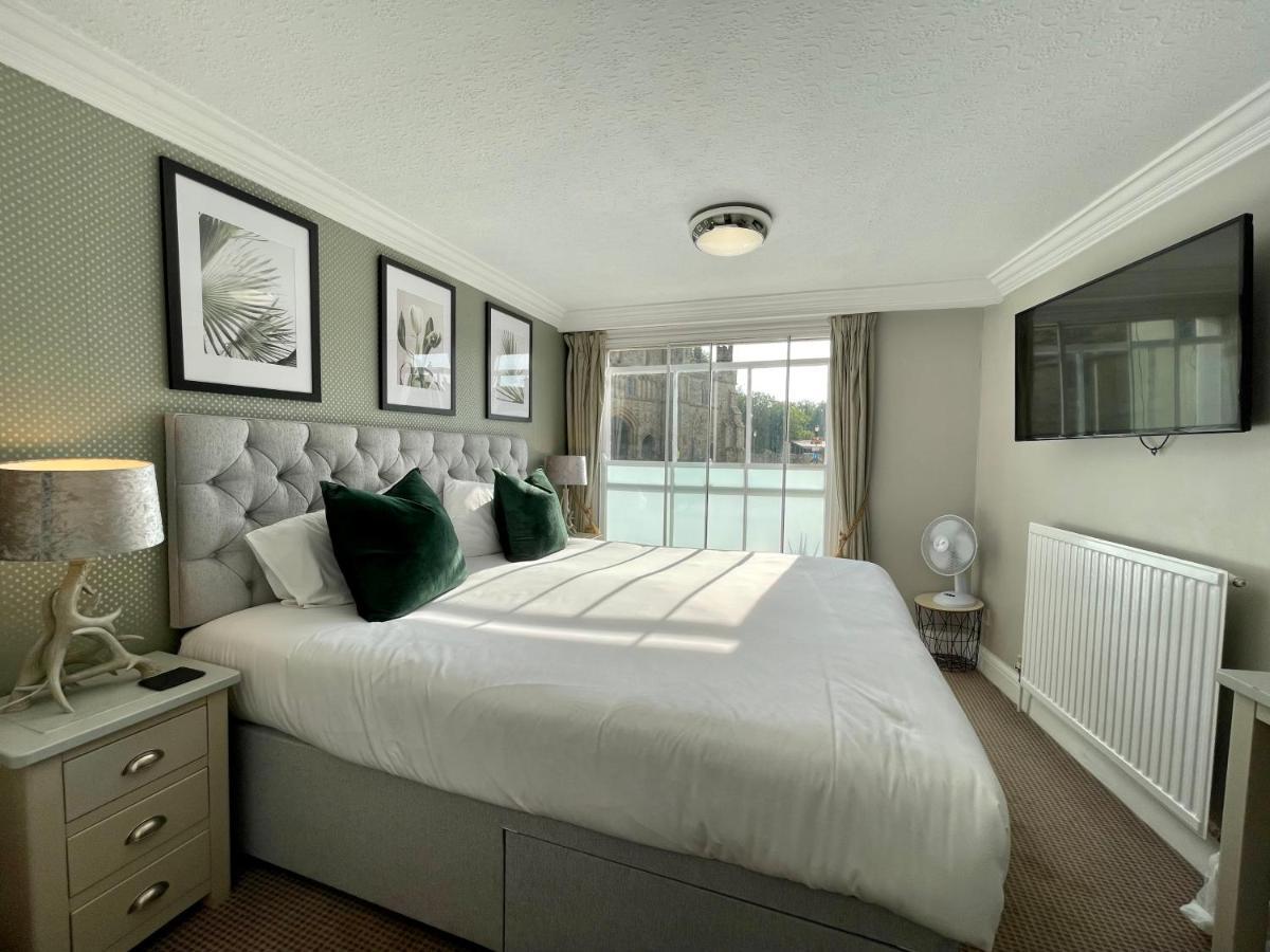 The Abbey Hotel Battle Bagian luar foto