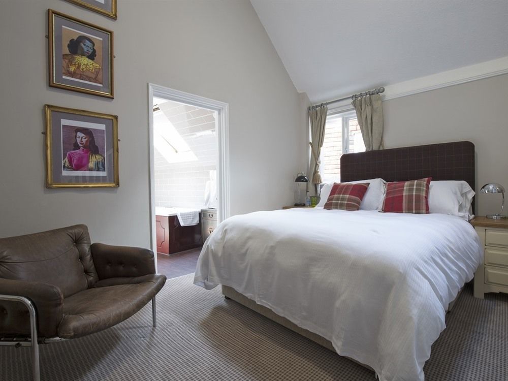 The Abbey Hotel Battle Bagian luar foto