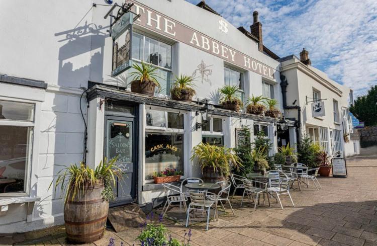 The Abbey Hotel Battle Bagian luar foto